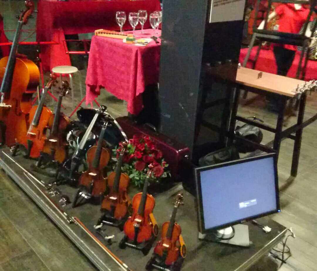 Performing at Aquarium Club event